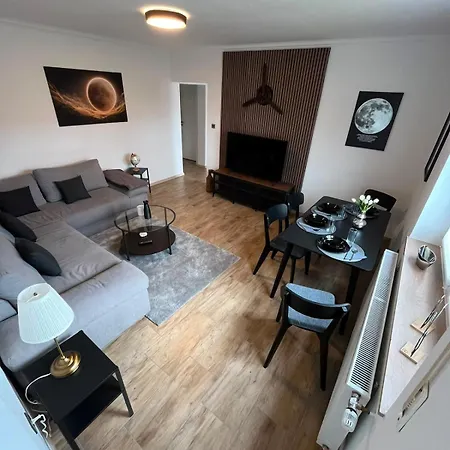 Apartment Ferienwohnung-70qm Mit Garten, Carport, Whirlpool
