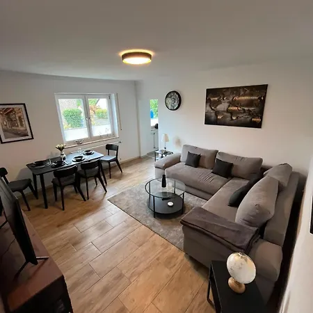Apartment Ferienwohnung-70qm Mit Garten, Carport, Whirlpool