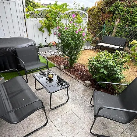 Ferienwohnung-70qm Mit Garten, Carport, Whirlpool Apartment